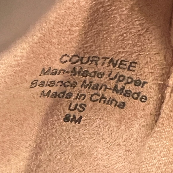 COURTNEE women white ankle strap heels/size 8M - Picture 4 of 9